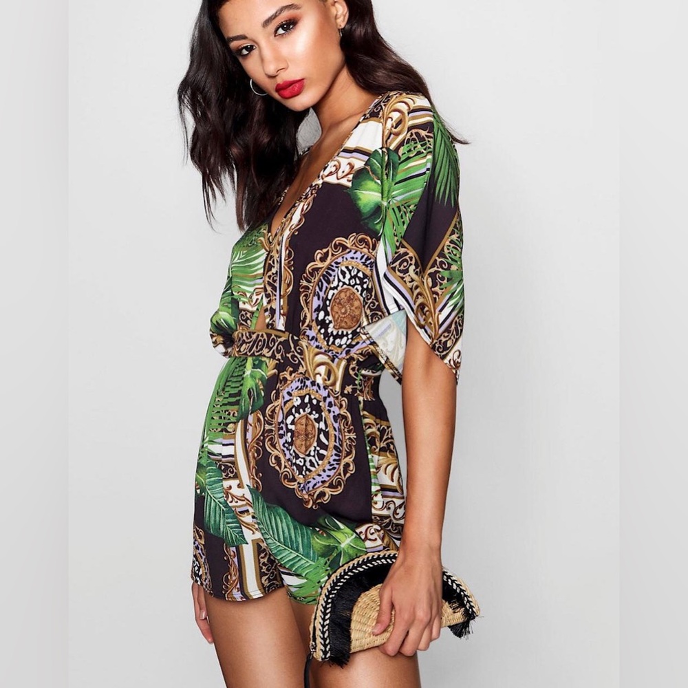 NWT BOOHOO Tropical Print Women's Romper Jumper or Swim Cover-Up. Size 10 Medium